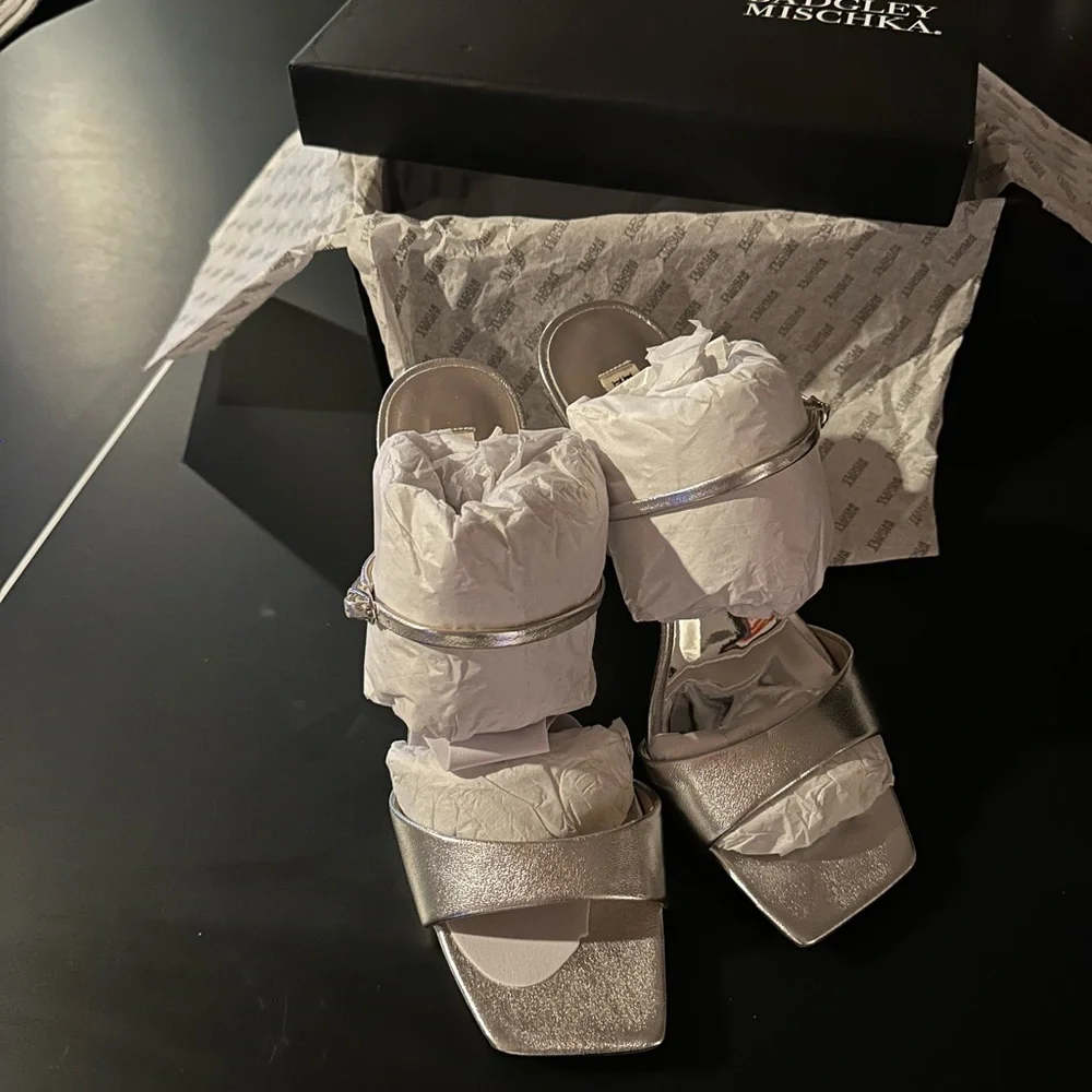 Badgley Mischa Silvern Sandals NWT